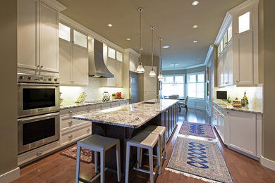 Kitchen - transitional kitchen idea in Calgary