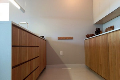 Kitchen - contemporary kitchen idea in Charlotte
