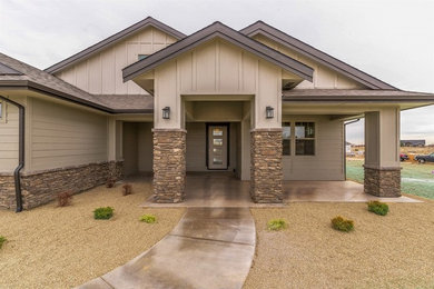 Entryway - transitional entryway idea in Boise
