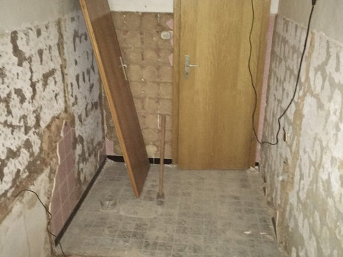 Bad Aufteilung für kleines Kellerbad (hinter Sauna)