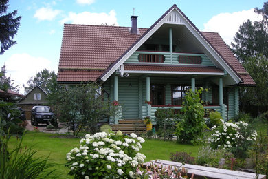 Inspiration for a contemporary home design remodel in Saint Petersburg