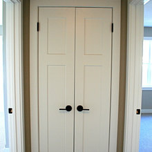 Bedroom: closet door