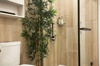 Inspiration for a contemporary bathroom remodel in Montreal