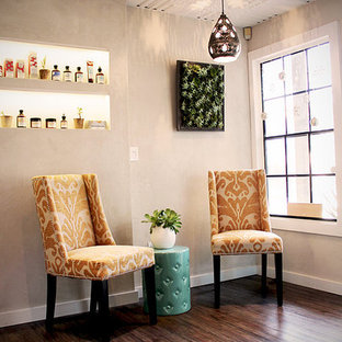 Inspiration för eklektiska foajéer, med vita väggar och vinylgolv