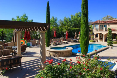 Example of a tuscan pool design in Orange County