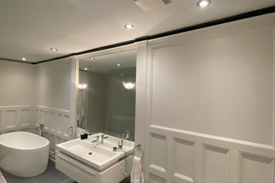 Bathroom - modern bathroom idea in Montreal