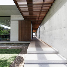 Breezeway To Guesthouse