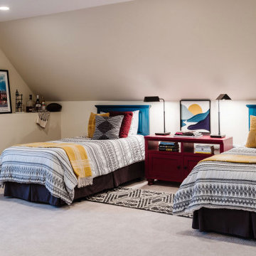 Multifunctional Home Office + Guest Room