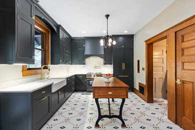 Kitchen - kitchen idea in Cincinnati