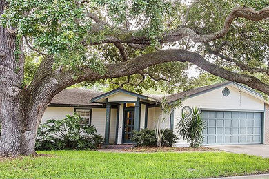 Inspiration for a contemporary exterior home remodel in Tampa