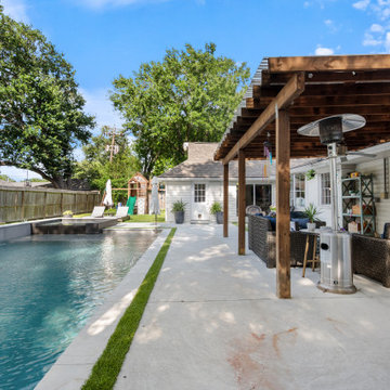 Dee's Pool