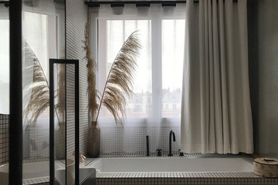 Aménagement d'une salle de bain contemporaine.