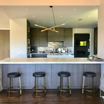 Lula Way Contemporary