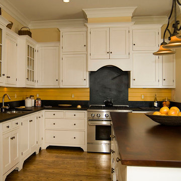 Kentucky White/ Soapstone Kitchen