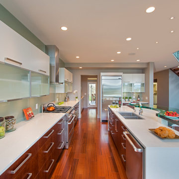 Maple Cloud White Kitchen with