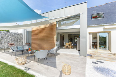 Exemple d'une salle à manger ouverte sur le salon tendance de taille moyenne.