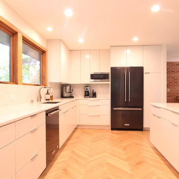 Shadow Line at Top of Cabinets with Hanging PEM Microwave