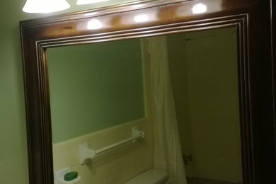 Bathroom - traditional bathroom idea in Miami