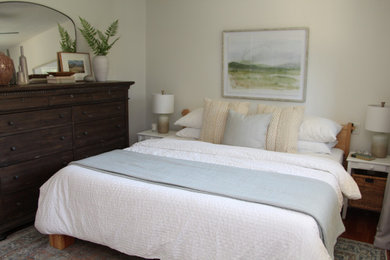 Bedroom - transitional bedroom idea in Vancouver