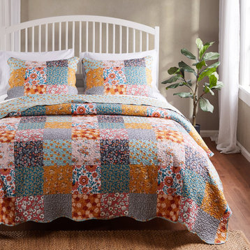 Barefoot Bungalow Carlie Quilt and Pillow Sham Set - Calico Full/Queen