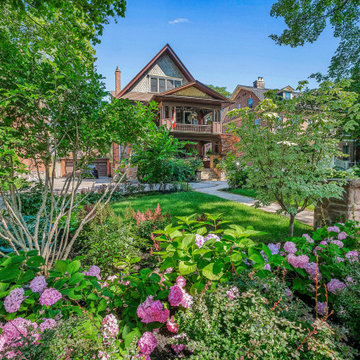 Roncesvalle - Gardens in Bloom