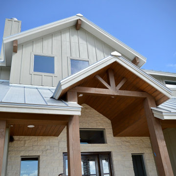 Farmhouse: 3,153 ft²/4 bd/3 bth/2ST