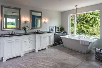 Bathroom - bathroom idea in Vancouver