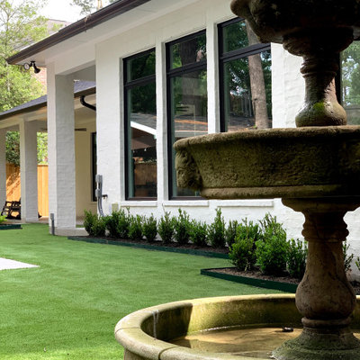 Minimalist home design photo in Houston
