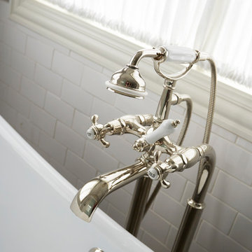 Etoile Exposed Tub Filler with Handshower