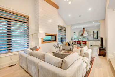 Trendy living room photo in Toronto