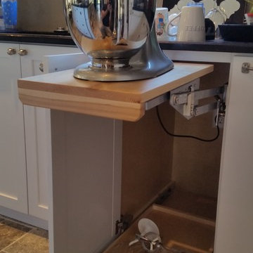 Shaker White Full Overlay 12/15