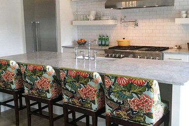 Kitchen - modern kitchen idea in Minneapolis