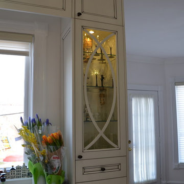 Winterport Glazed Kitchen