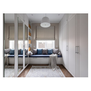 Двухэтажный дом с террасой площадью 170 м² - Transitional - Closet ...