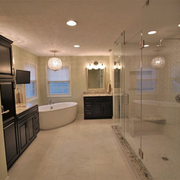 Luxurious Master Bath with Expansive Shower