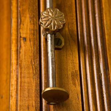 Gold accent on door