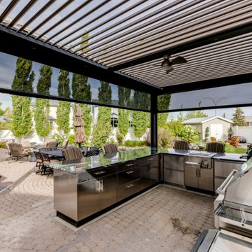 Freestanding Adjustable StruXure Pergola with Outdoor Kitchen