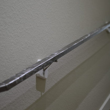 Grove Stainless Railing for Gallery Lighting