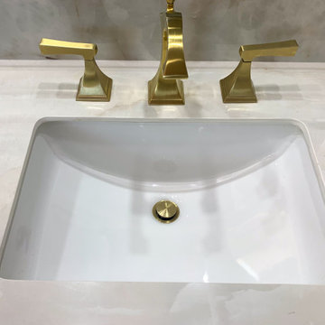 McCulloch Circle - Master Bathroom