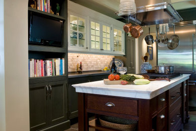 Kitchen photo in Portland