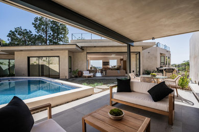 Minimalist patio photo in Los Angeles