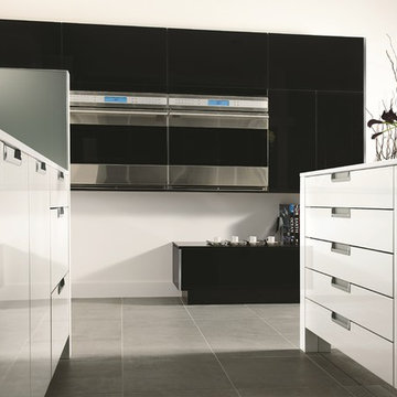 Black and White Kitchen
