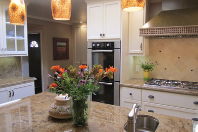 Example of a classic kitchen design in San Francisco