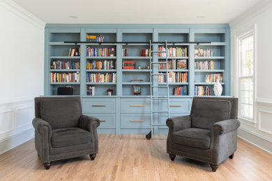 Example of a living room design in Atlanta