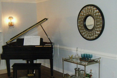 Living room - eclectic living room idea in Richmond