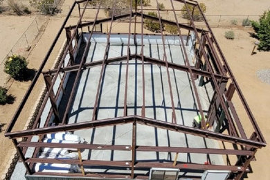 Metal Building Erecting with Wainscot
