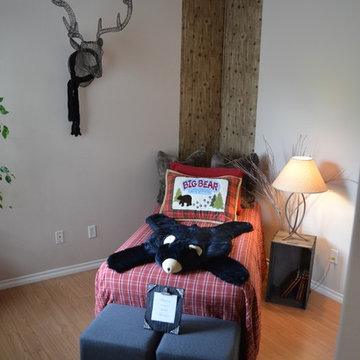 CABIN ROOM VACANT HOME STAGING FOR SALE