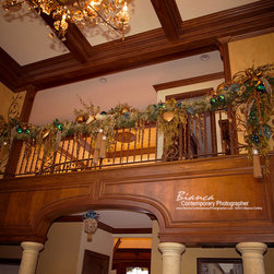 An Elegant Traditional Christmas - Wreaths And Garlands
