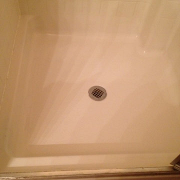 Cracked fiberglass shower repaired - Austin, TX