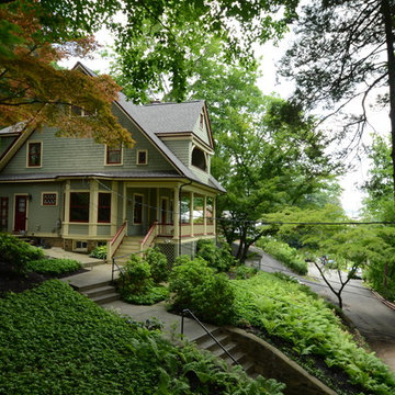 Arts and Crafts House